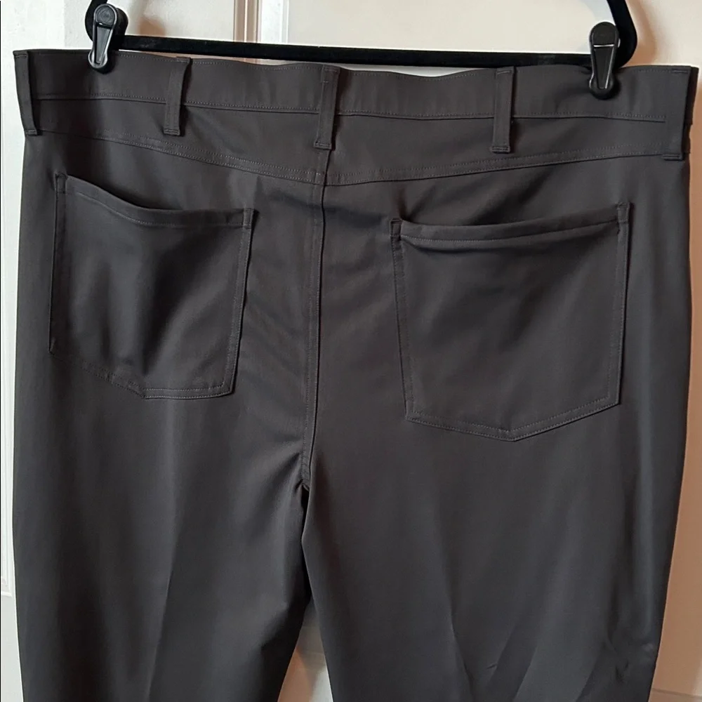 NWOT STYLUS Men's Sleek Black Dress Pants size 44
